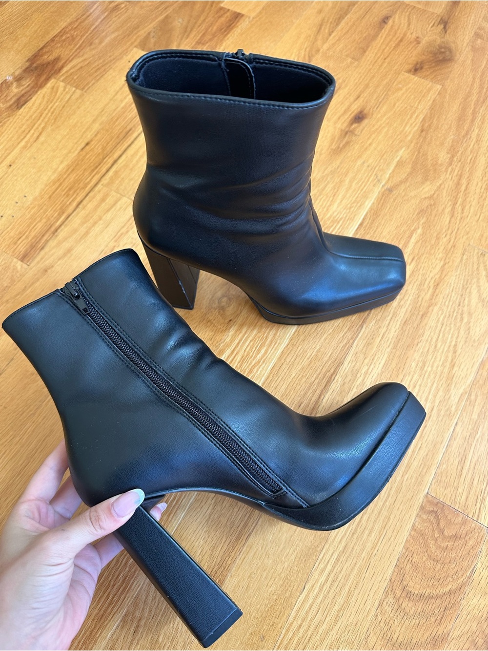 Steve Madden Classic Black High-Heel Ankle Boots - Sleek Women's Fashion
